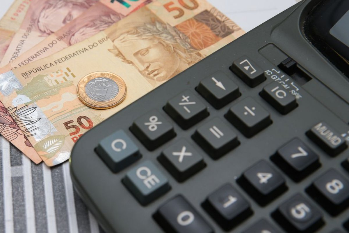 FMI reduz projeção para PIB do Brasil, que deve crescer menos de 1% este ano