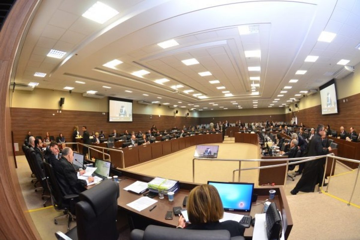 Pleno do TJ-BA autoriza teletrabalho a juiz que tem filho autista