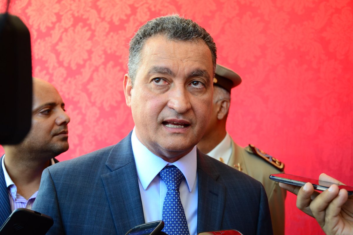 Governador da Bahia passa mal durante evento em Jequié