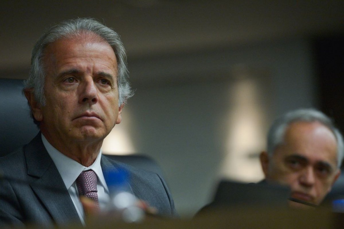 José Múcio defende aumento do orçamento da Defesa para 2% do PIB