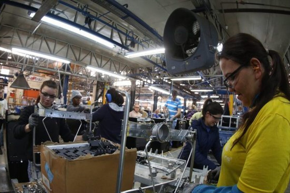 Após alta de 2,90% em 2022, CNI reduz projeção de expansão para 1,2%