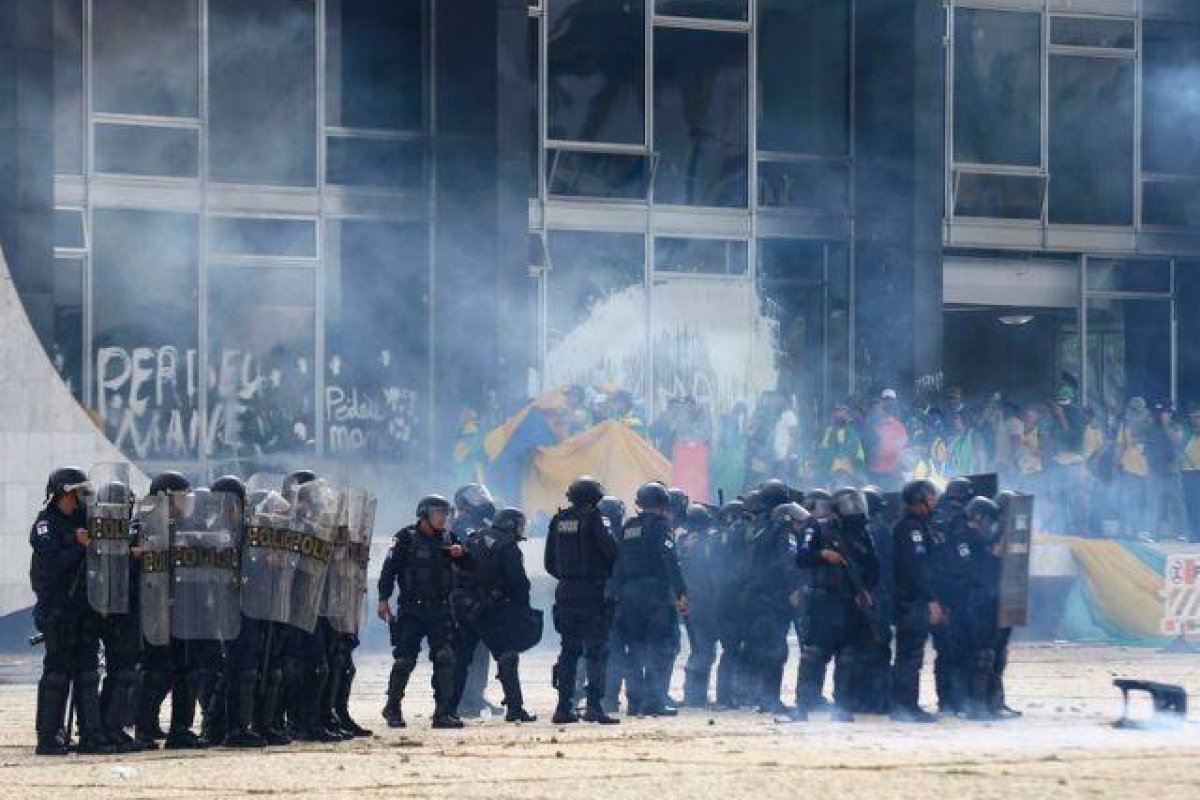 Polícia Federal ouve hoje (12) depoimentos de 80 militares sobre atos criminosos de 8 de janeiro