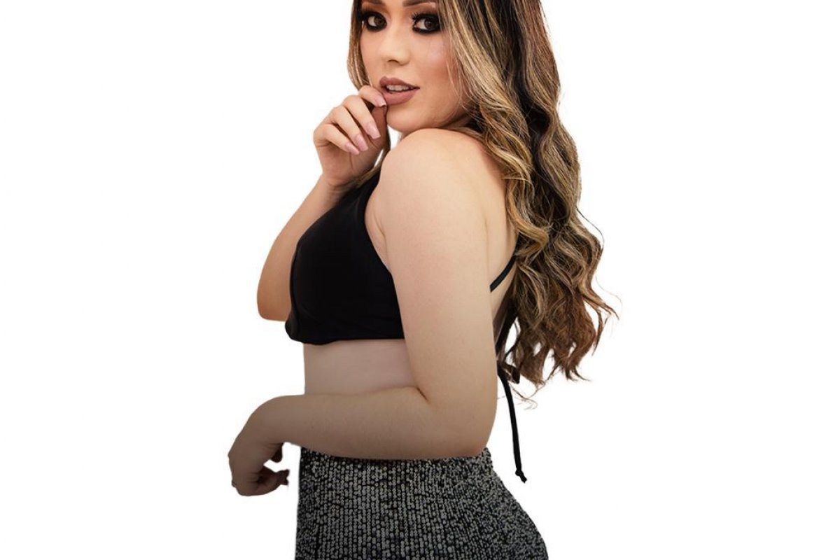 'Vendada': cantora Larissa Gomes lança novo single no dia 21 de abril