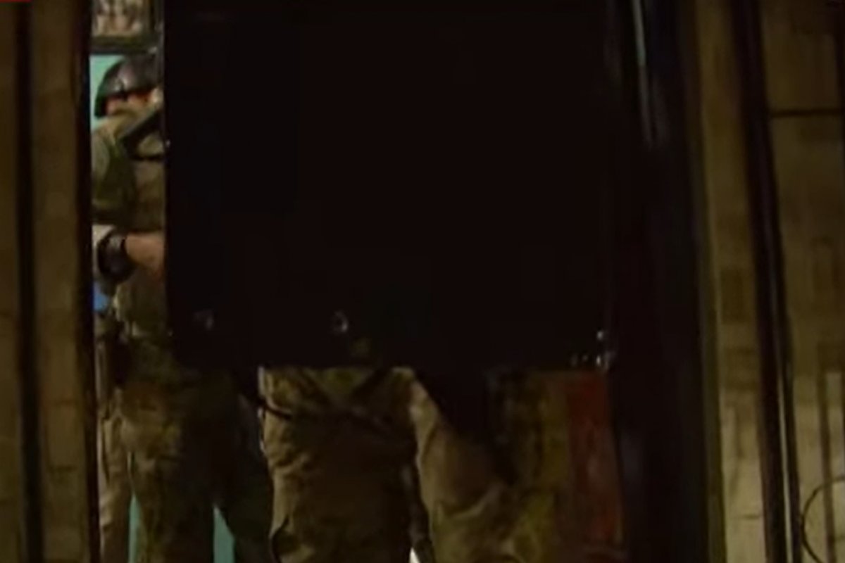 Família é libertada após ficar cerca de sete horas refém de criminosos em Tancredo Neves