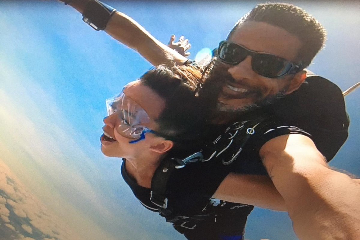 Nova área de salto de paraquedas é inaugurada em Praia do Forte