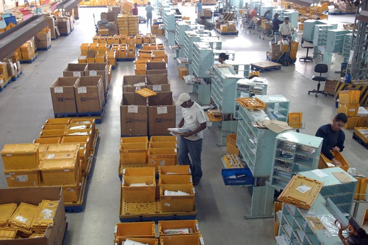 Importações de pequenas compras cresceram 3.400% em 9 anos, diz BC