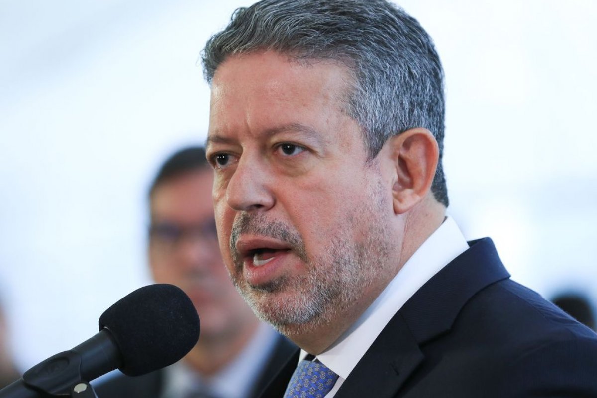 "Bloco formado não é de oposição ao governo", afirma Lira