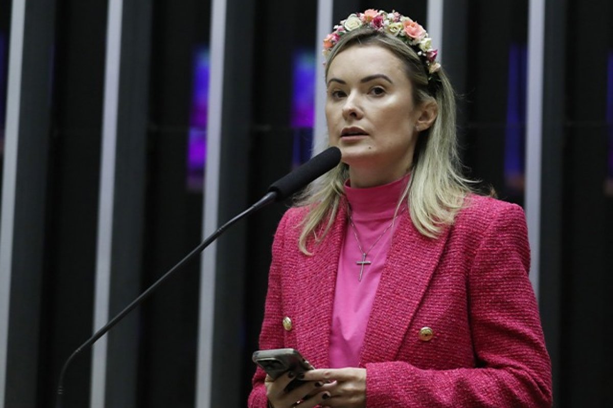 Deputada Julia Zanatta recebe solidariedade da Secretaria da Mulher