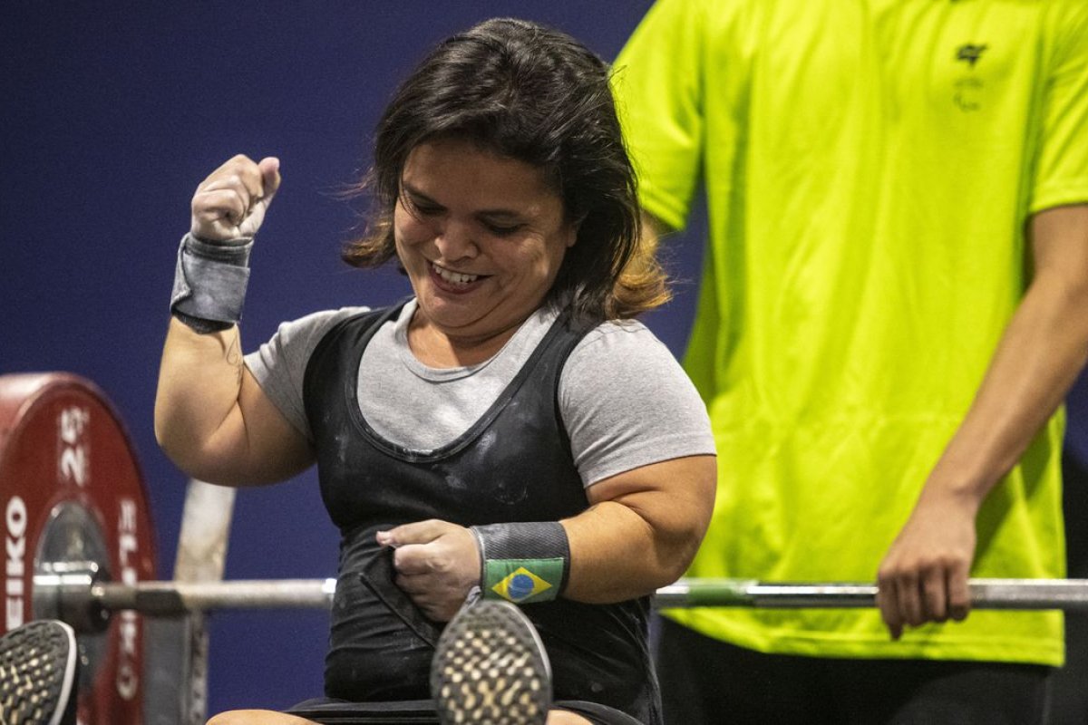 Halterofilismo paralímpico: Cristiane Reis garante vaga para o Mundial