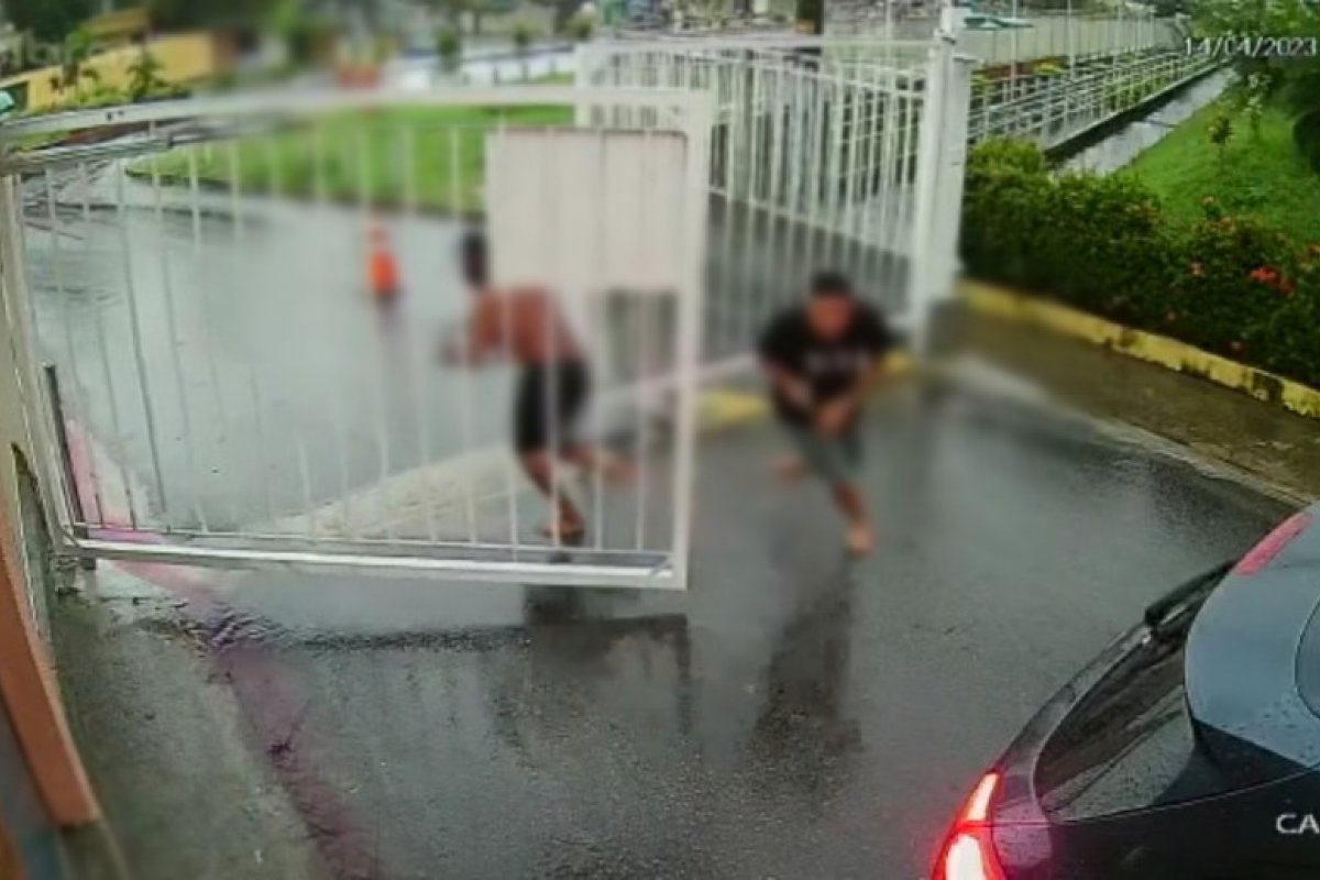 Três pessoas são mortas a tiros e outras duas ficam feridas durante ataque a condomínio em Belford Roxo, no RJ