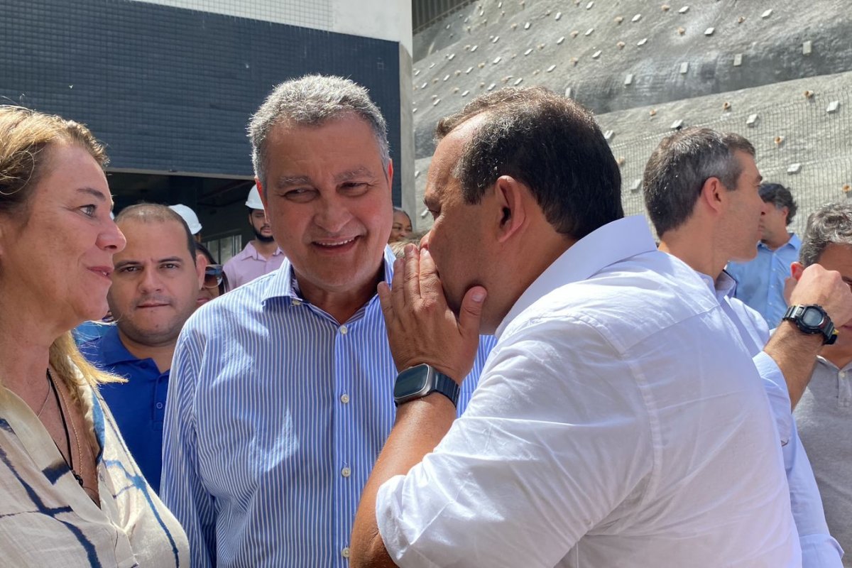 Rui e Geraldo Jr. visitam empreendimento do Minha Casa, Minha Vida, em Salvador