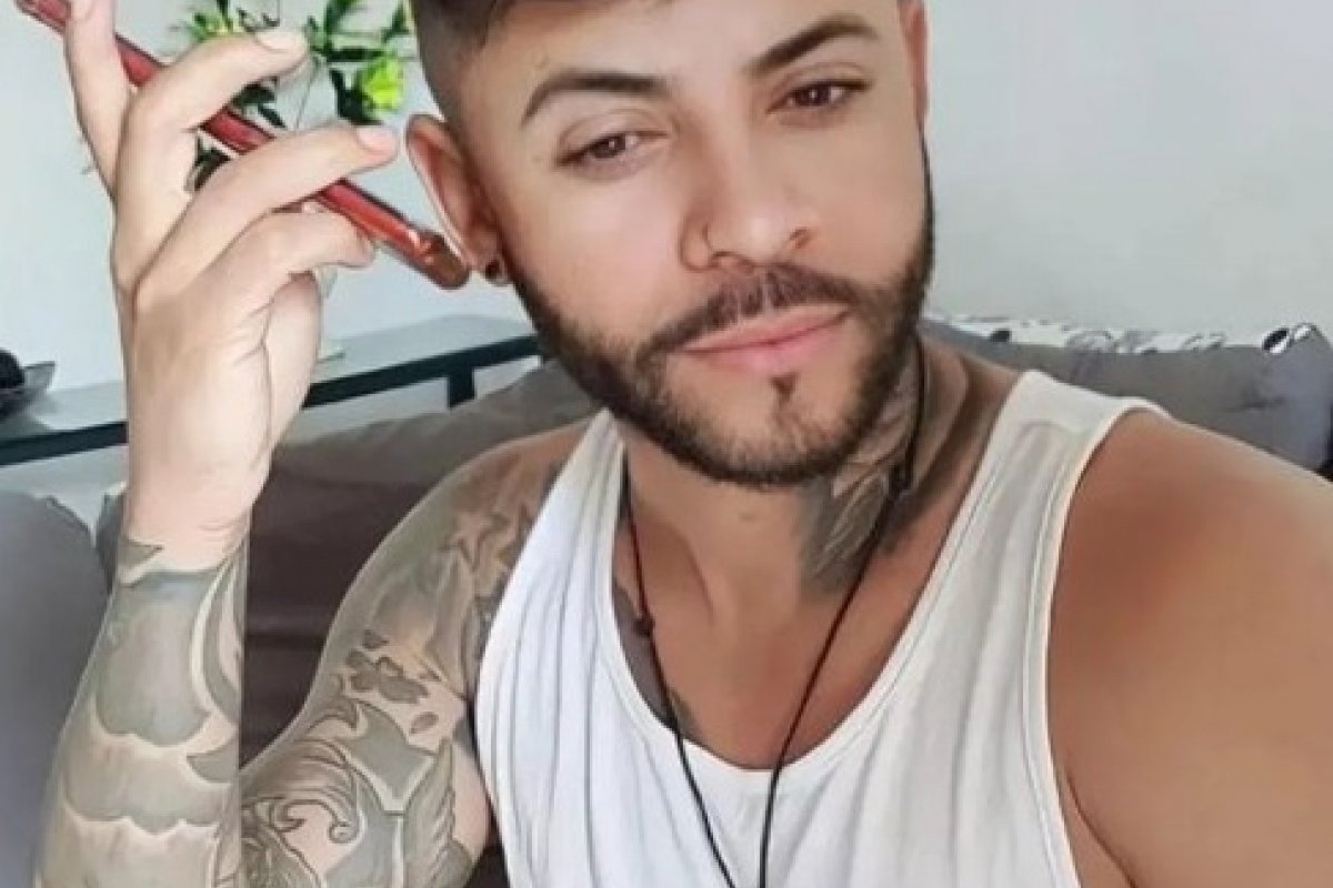 Blogueiro morre baleado dentro da própria casa em Salvador