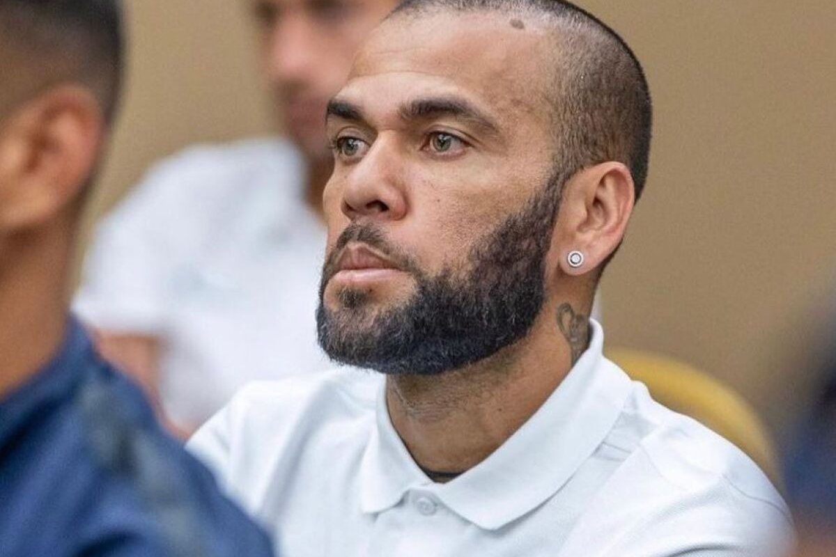 Daniel Alves diz que relação foi consensual e que houve química