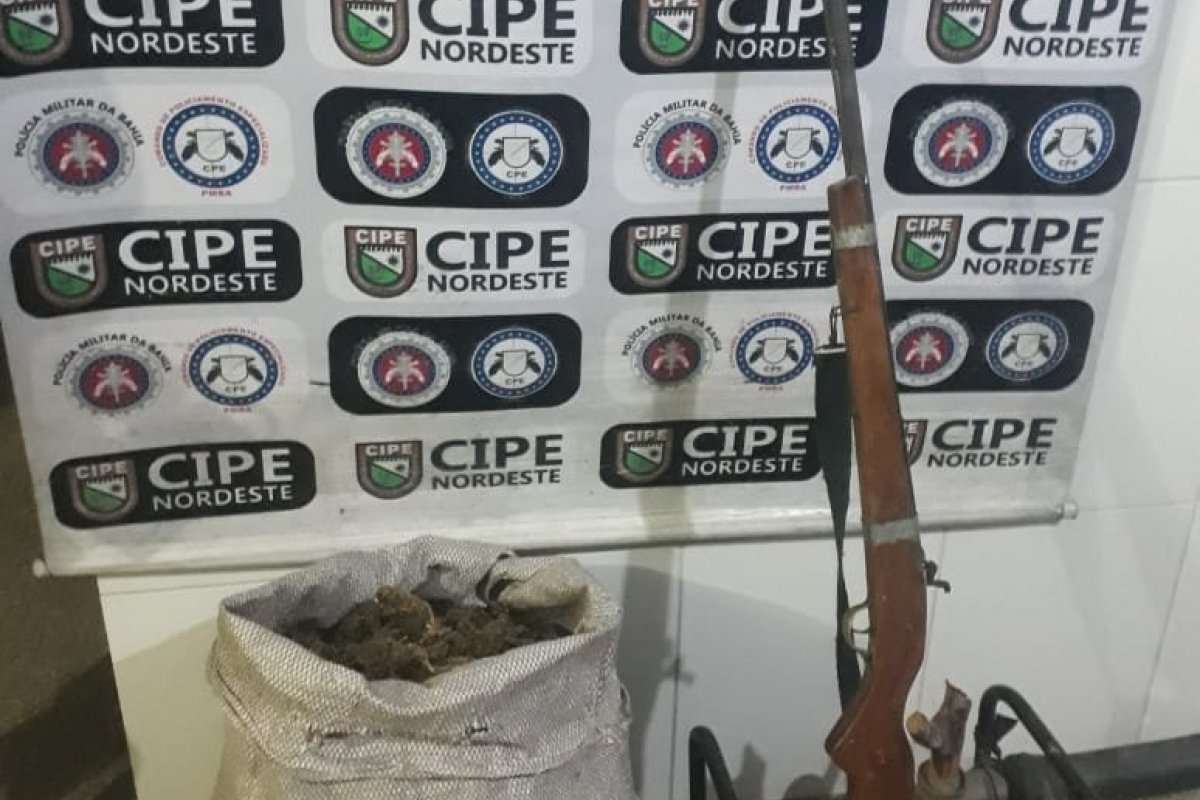 Homem é preso após transportar cerca de cinco quilos de droga em uma moto