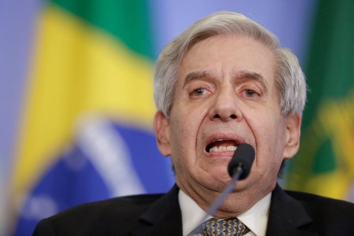 General Heleno não deve participar da CPI no Distrito Federal