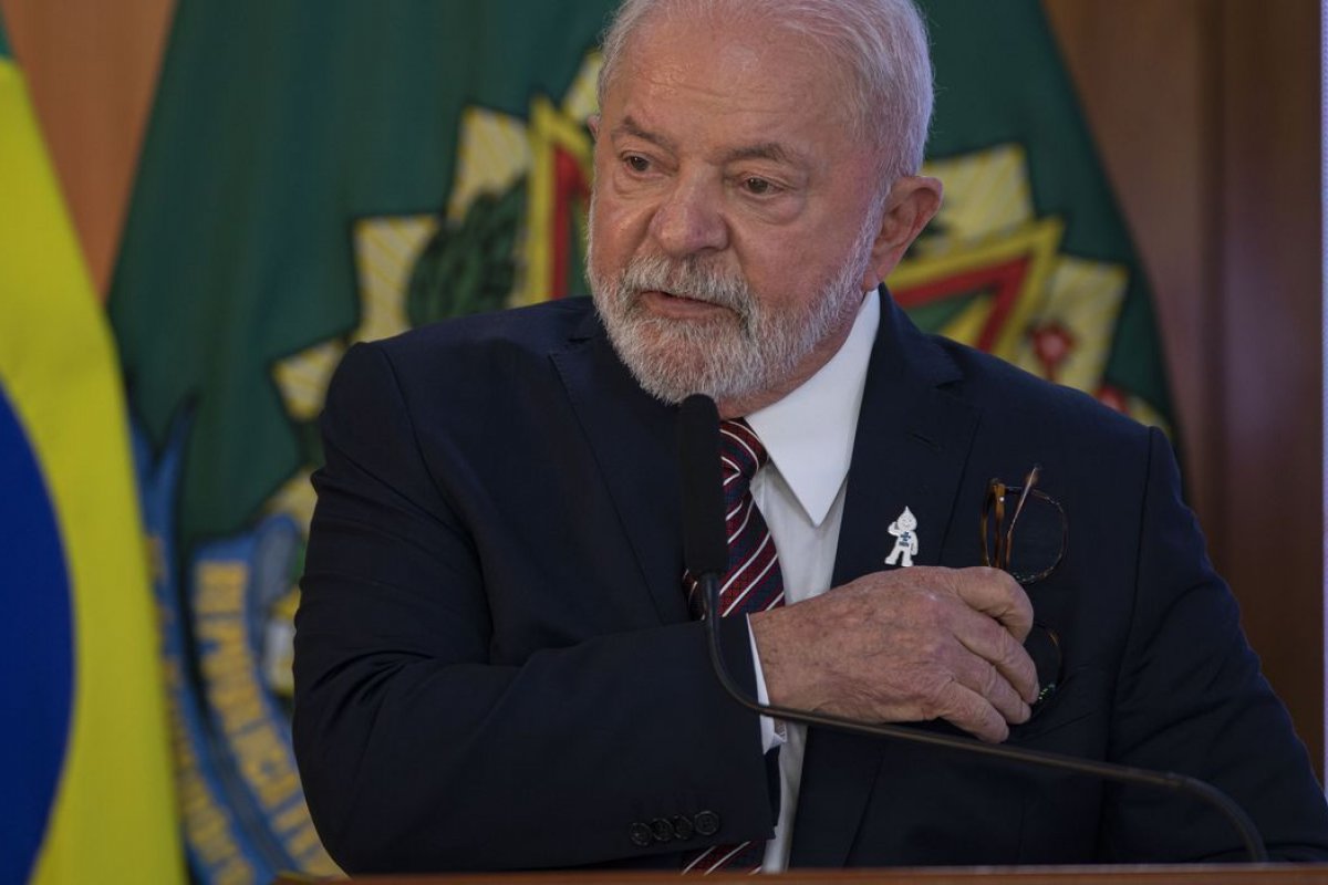 Lula terá de se explicar ao Congresso Nacional se descumprir meta fiscal