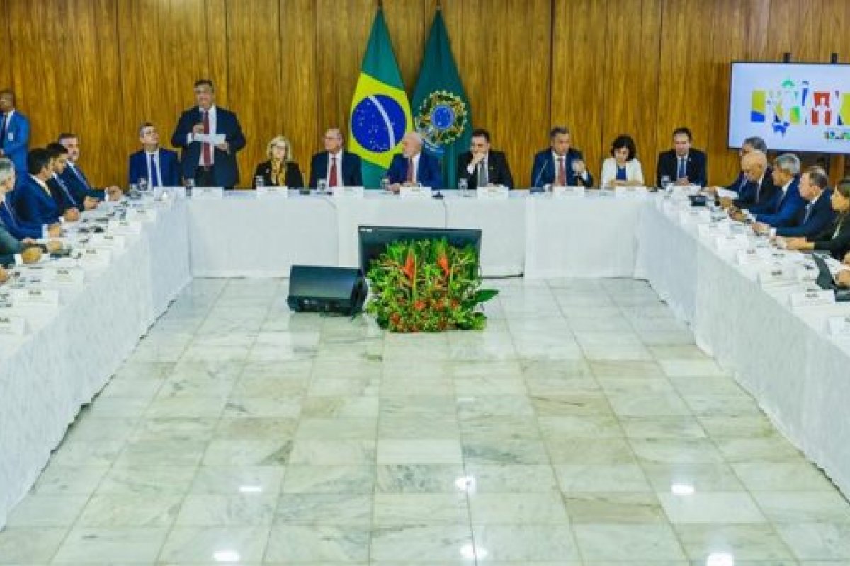 Em reunião com Lula, Jerônimo defende ações conjuntas no enfrentamento da violência nas escolas