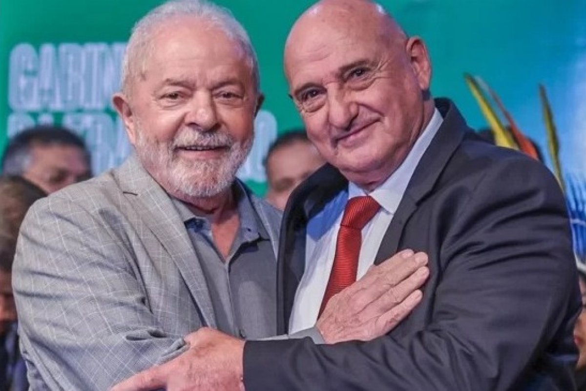 Vídeo: Câmeras mostram ministro de Lula dentro do Palácio do Planalto durante ataques no 8 de janeiro