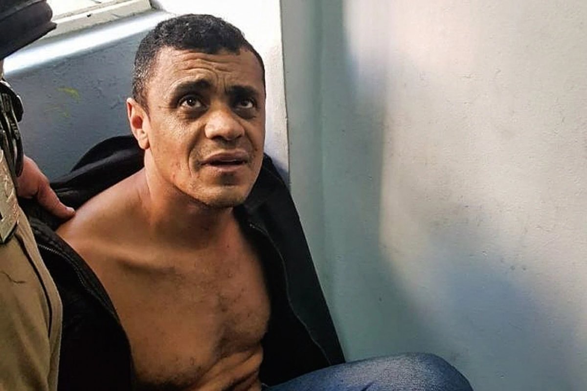 PF fez buscas contra advogados de Adélio Bispo em investigação de possível ligação com PCC