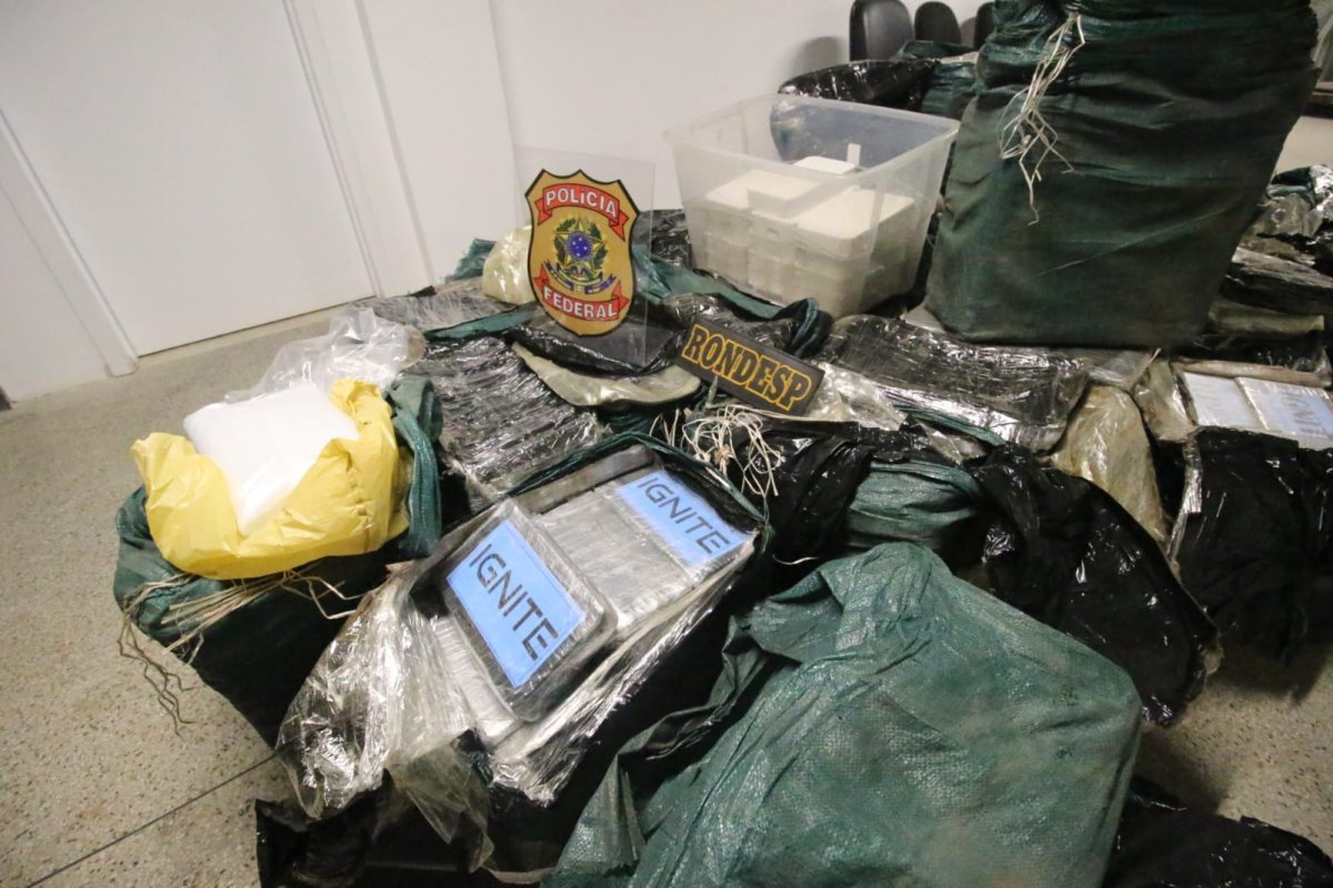 Tonelada de cocaína avaliada em R$ 30 milhões é apreendida em Salvador 
