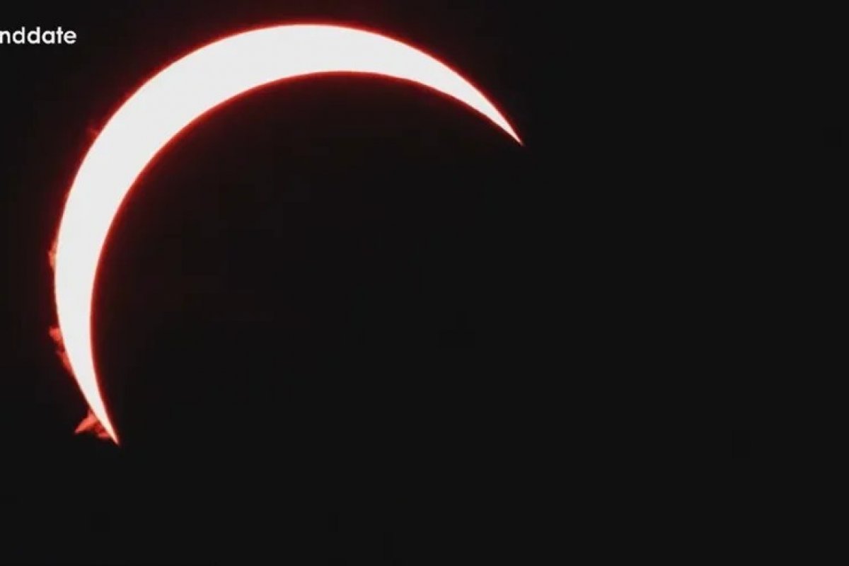 Eclipse solar híbrido é visto em parte da Ásia e Oceania