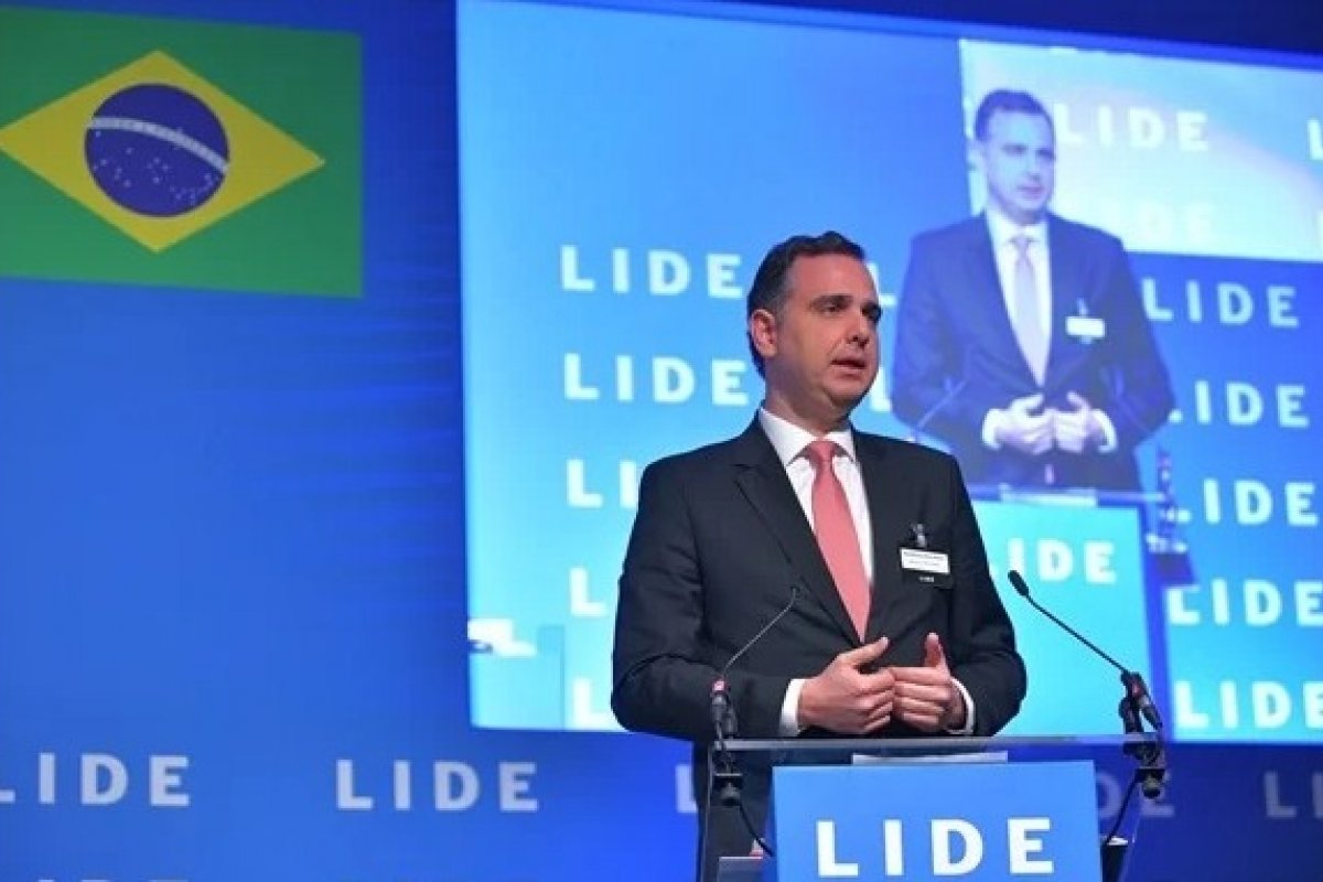 Pacheco afirma que Brasil não vai crescer com taxa de juros a 13,75% e ressalta desejo de redução