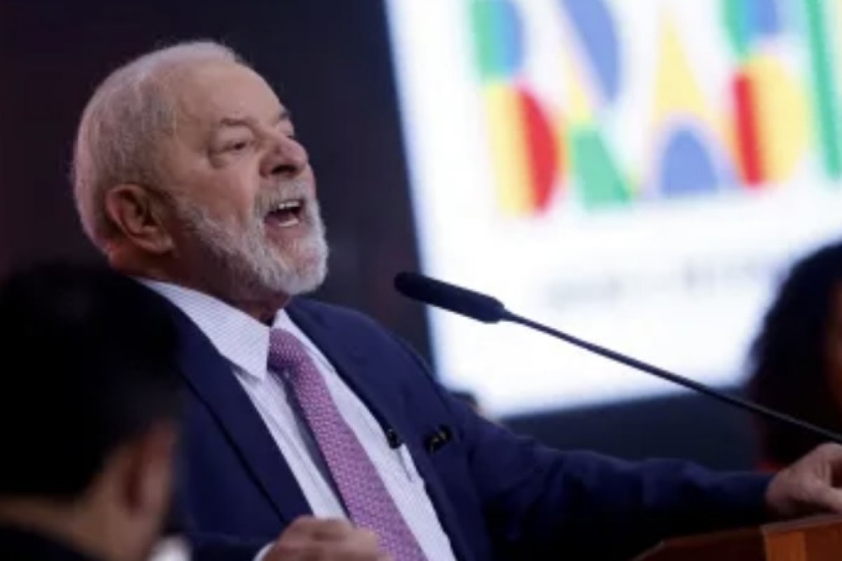 Lula atende pedido de Putin e veta venda de artilharia que iria para Ucrânia