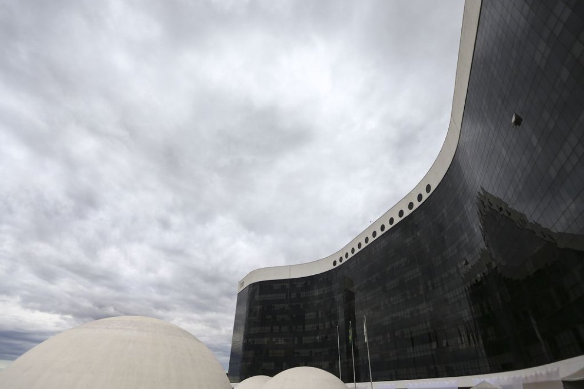 TSE aprova prestação de contas do PSDB e DEM de 2017, porém com ressalvas