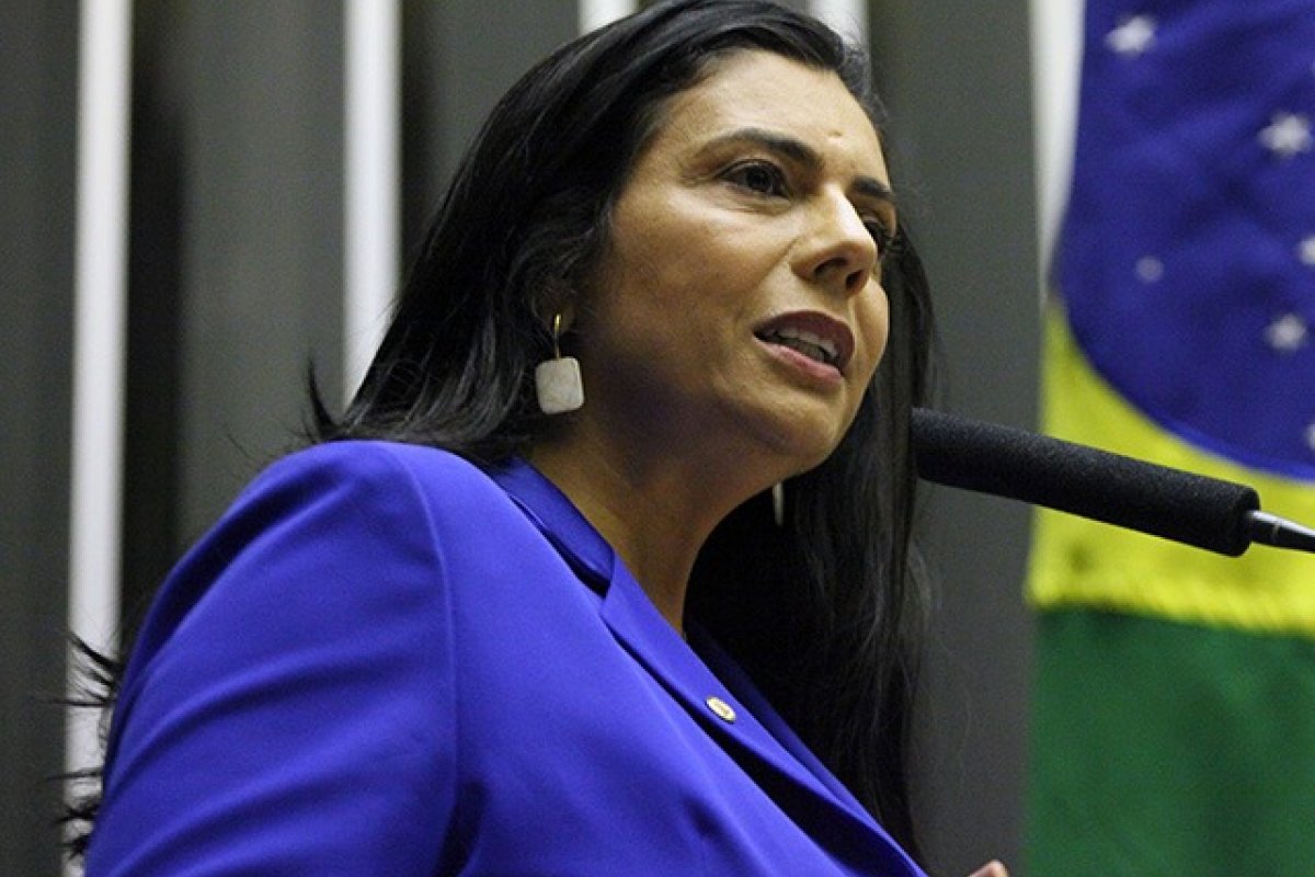 Podcast Lado B de Brasília: Delegada Ione