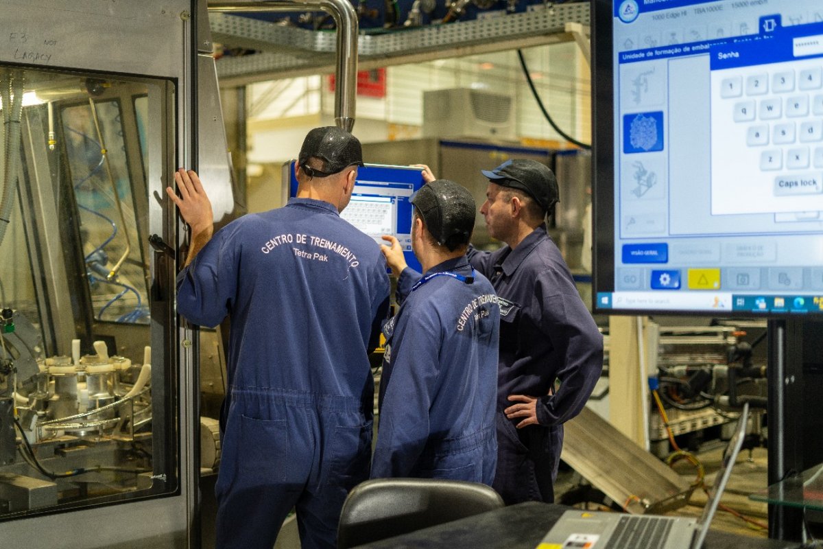 Taxas de juros elevadas são principal problema para indústrias no 1º trimestre de 2023, diz CNI