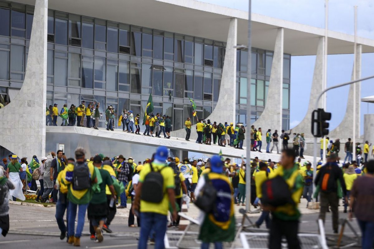 8 de janeiro: GSI divulga imagens do circuito interno do Planalto