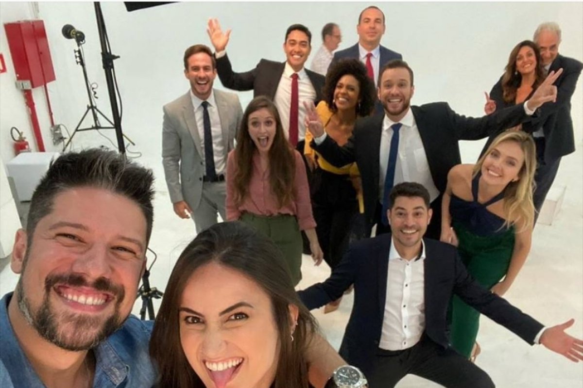 Ex-jornalistas da Globo agitam a web ao posarem juntos na CNN