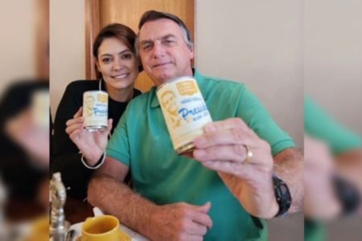 Bolsonaro ganha café da manhã e leite condensado personalizado de vizinhos em Brasília!