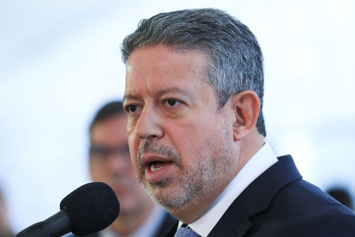 Apesar da pressão, grupo de Lira diz que vai manter votação do PL das Fake News