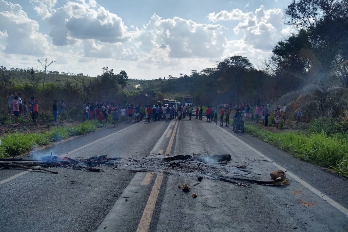 Ministro lamenta morte de índios em atentado