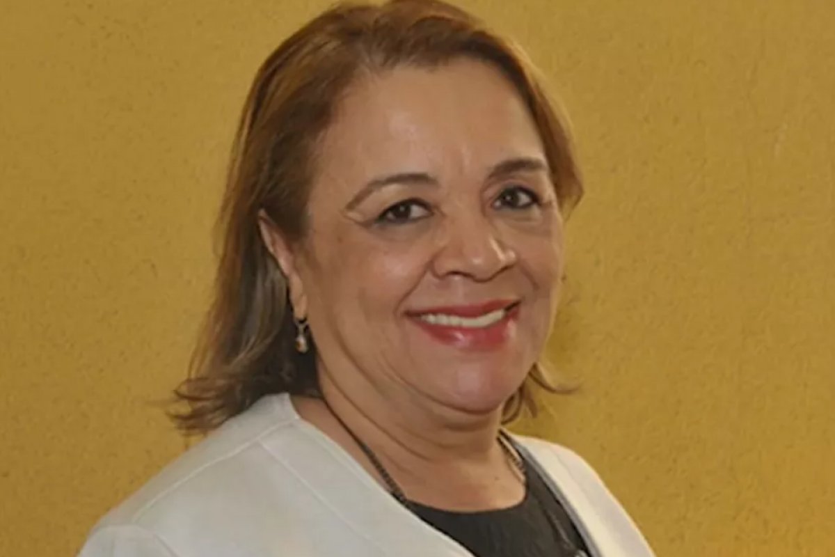 Olha ela aí!! De novo!!