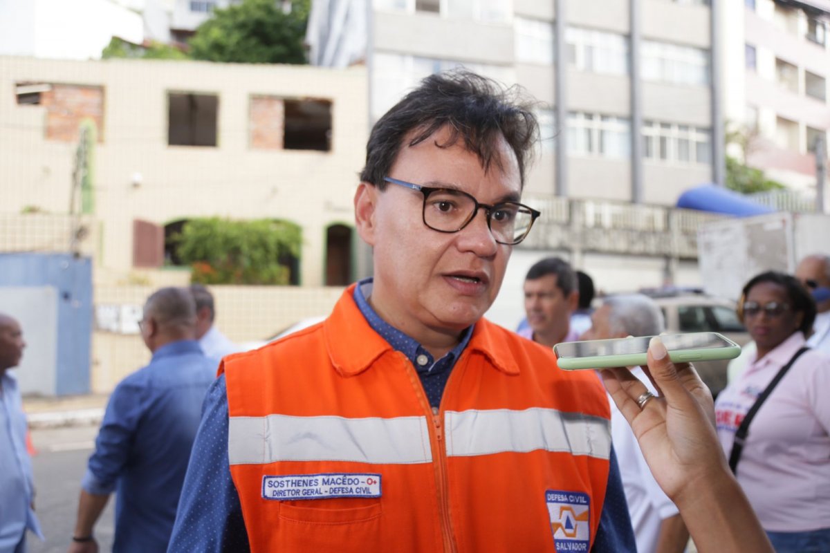 Codesal encaminha recuperação de casas atingidas por deslizamento de terra no Cabula