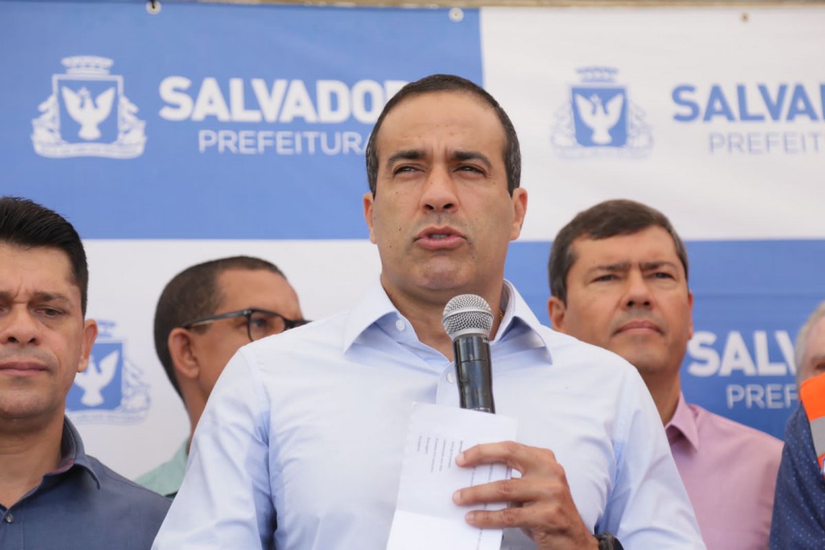 Bruno anuncia investimentos em saneamento básico: ‘Cansamos de esperar a Embasa’