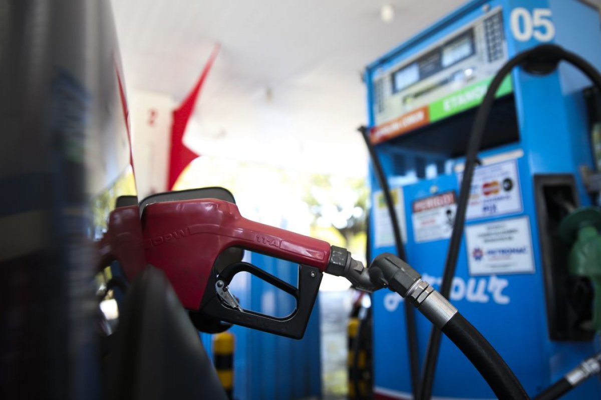Preço médio do etanol aumenta em 17 estados e no DF, aponta ANP
