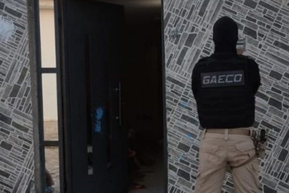 PM investigado por envolvimento em homicídio é alvo de operação na Bahia