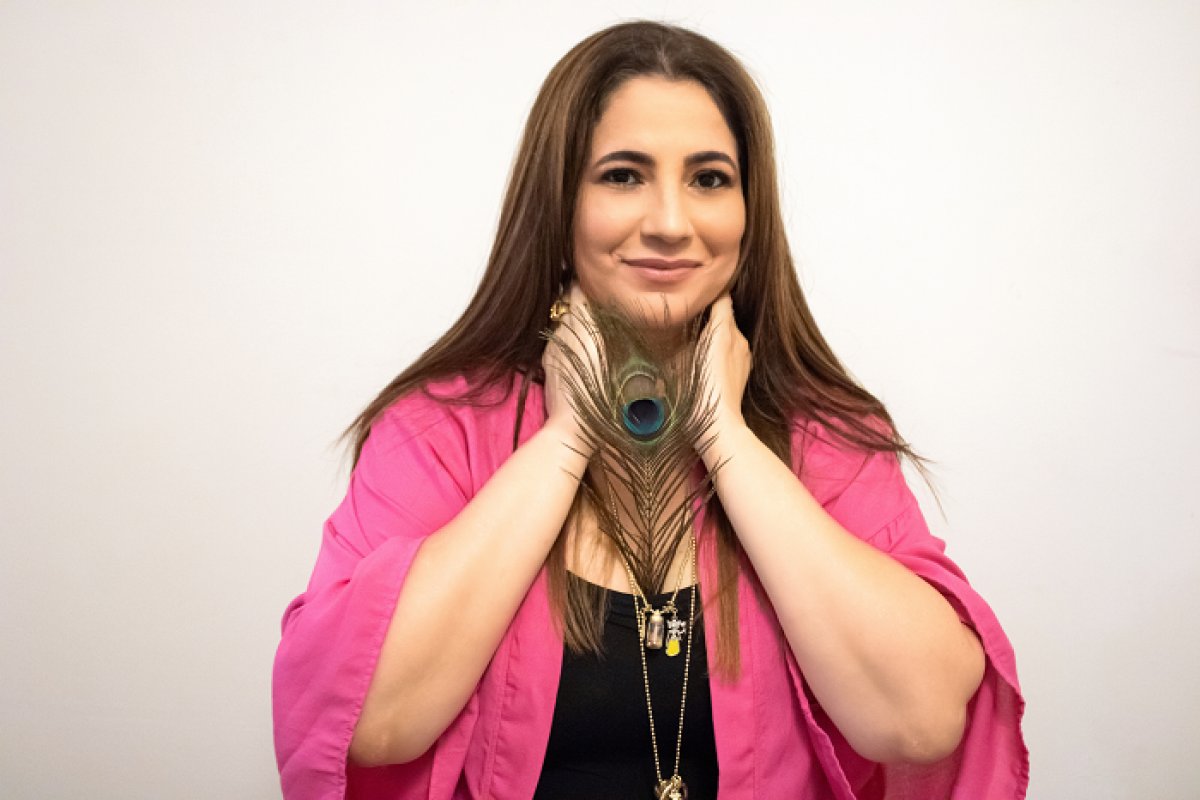 Belô Velloso lança “Belô Odara!” EP em homenagem aos 80 de Caetano Veloso!