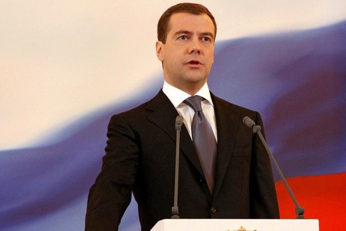 "Mundo está à beira de uma nova guerra mundial”, afirma Medvedev