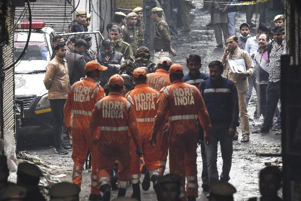 Mais de 40 mortos são registrados em incêndio em fábrica na Índia