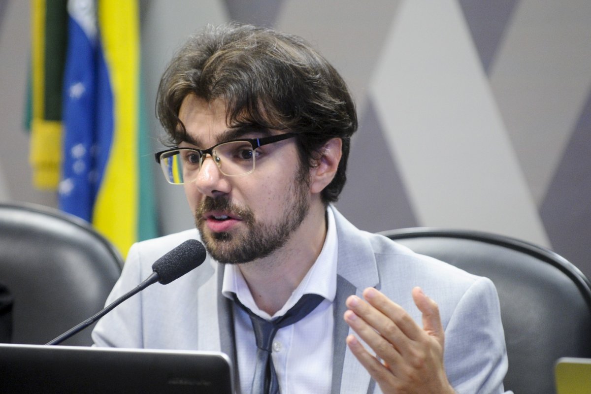 Compras na Shein, Shopee e AliExpress serão tributadas na emissão, diz secretário