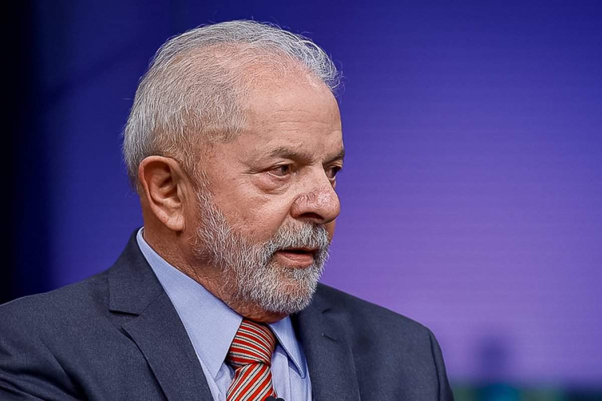 Ministro do Trabalho diz que Lula assinará MP para salário mínimo de R$ 1.320 nos próximos dias