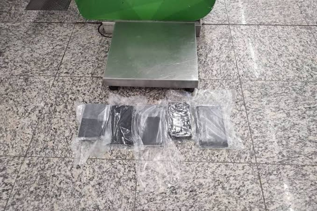 Duas mulheres são presas com 10 kg de cocaína no Aeroporto de Brasília