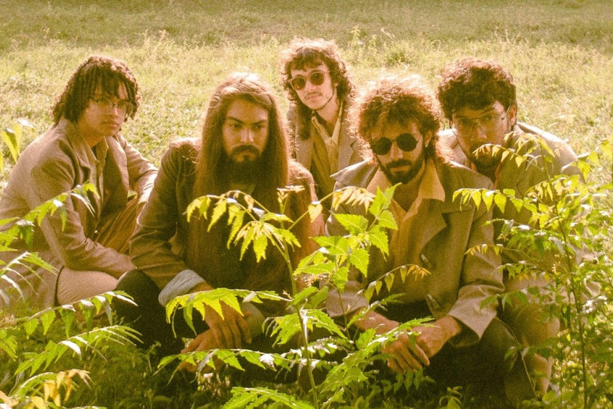 Origami Aquém traz estética vintage no novo single 'Bebê Conforto'