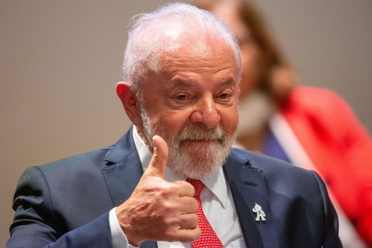 Vídeo: "Se tem uma profissão honesta, é a do político”, afirma Lula