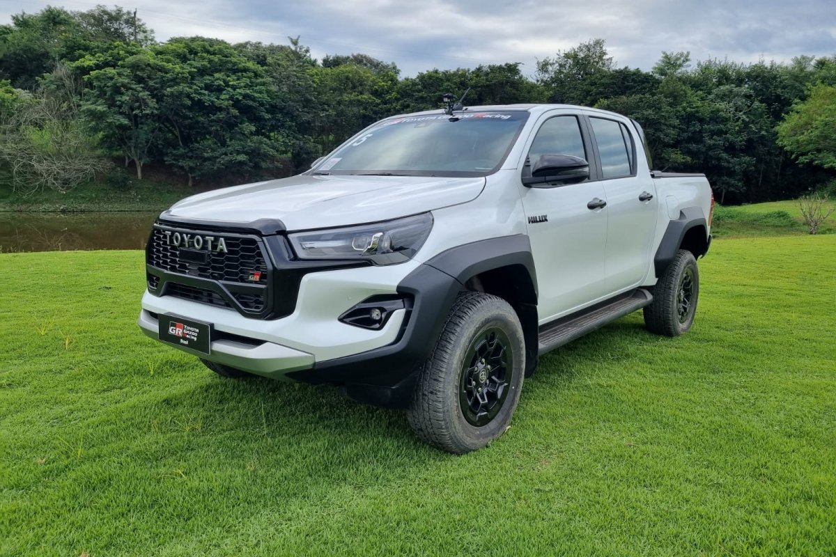 Nova Hilux GR-Sport muda para enfrentar concorrência