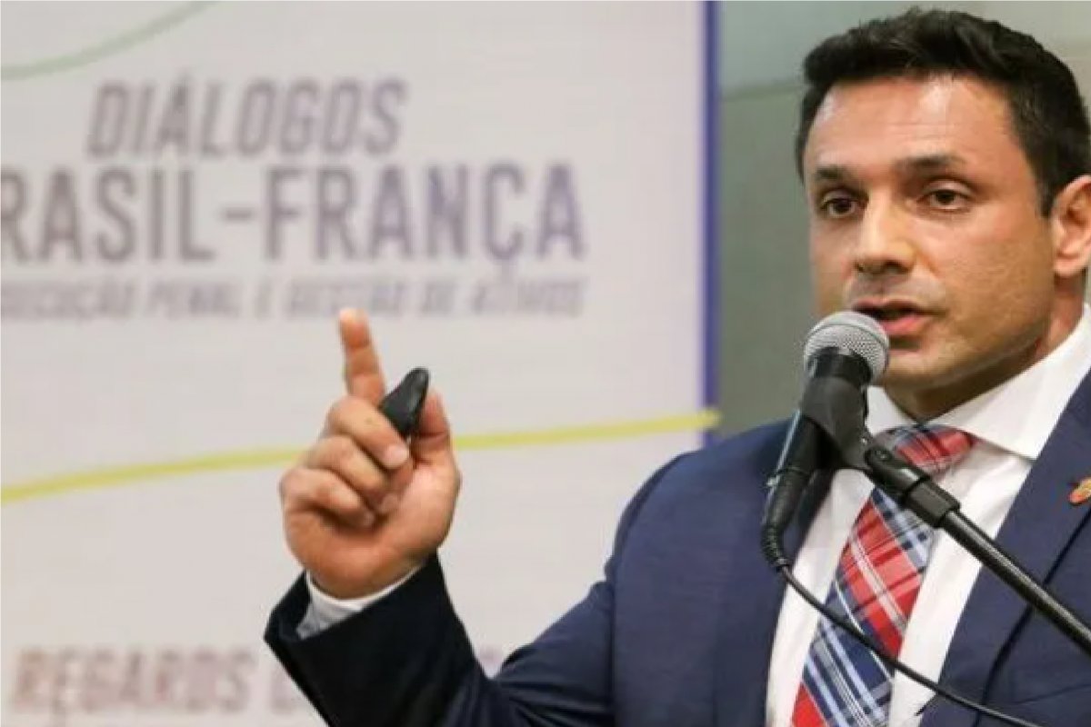 Delegado da PF ameaçado pelo PCC teme retorno ao Brasil: "Estaria assassinado"